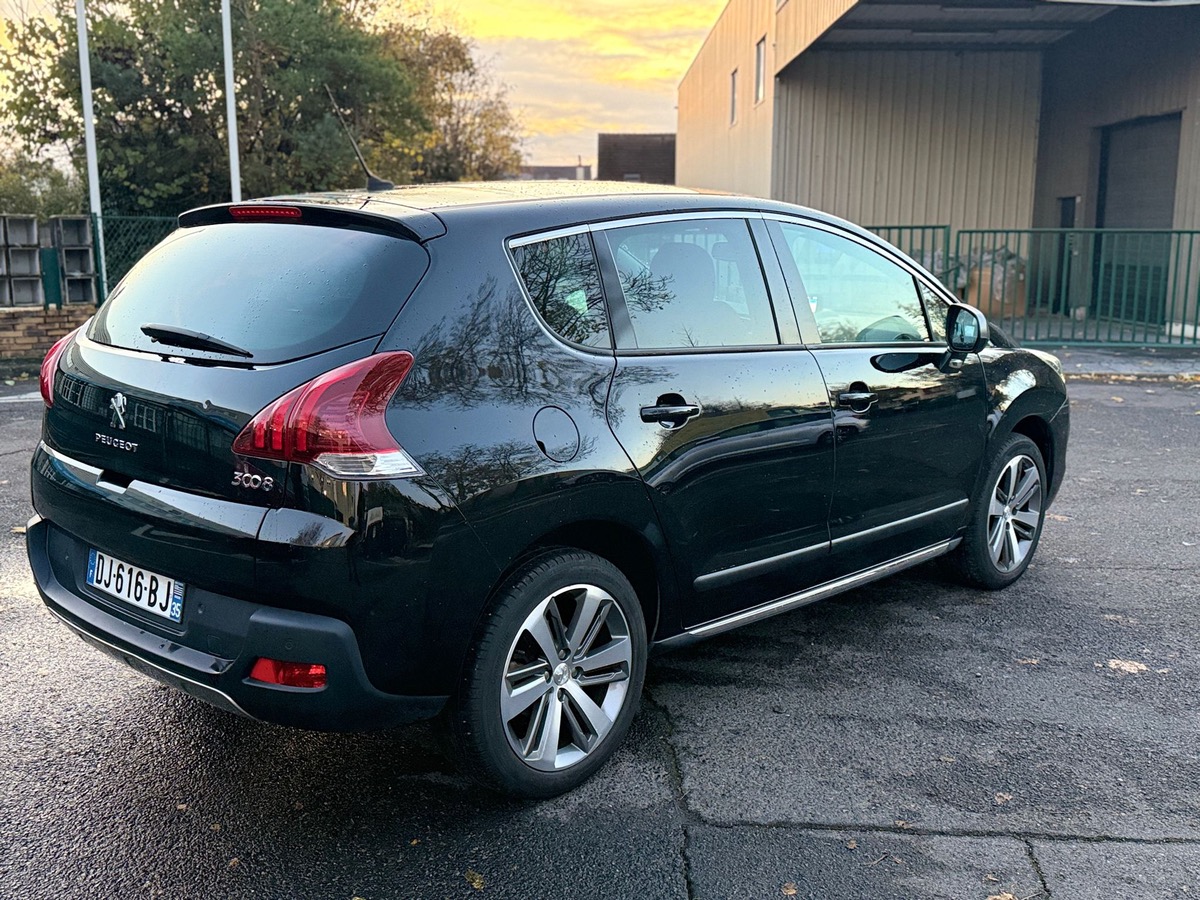 Peugeot 3008 1.6 HDI 115 CV 1er main allures en 4 Fois 