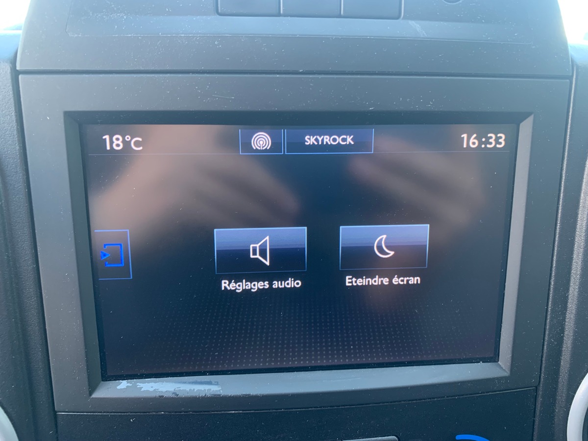 Peugeot Partner 90 chevaux | Régulateur de vitesse | Apple car play | GPS | Climatisation | 3 Places