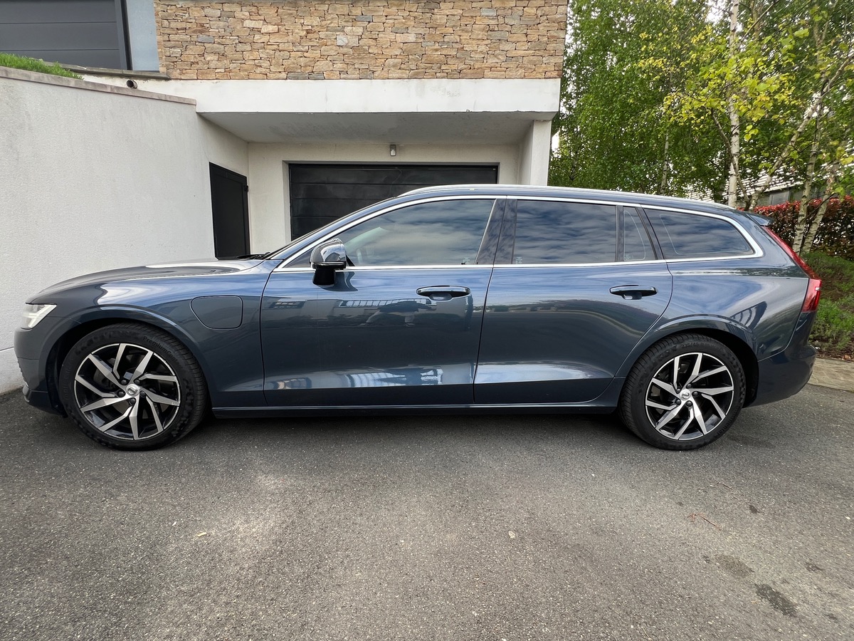 Volvo V60 II Inscription T8 2.0 Ti 16V 392 Plug in Hybrid AWD Geartronic8 303 cv