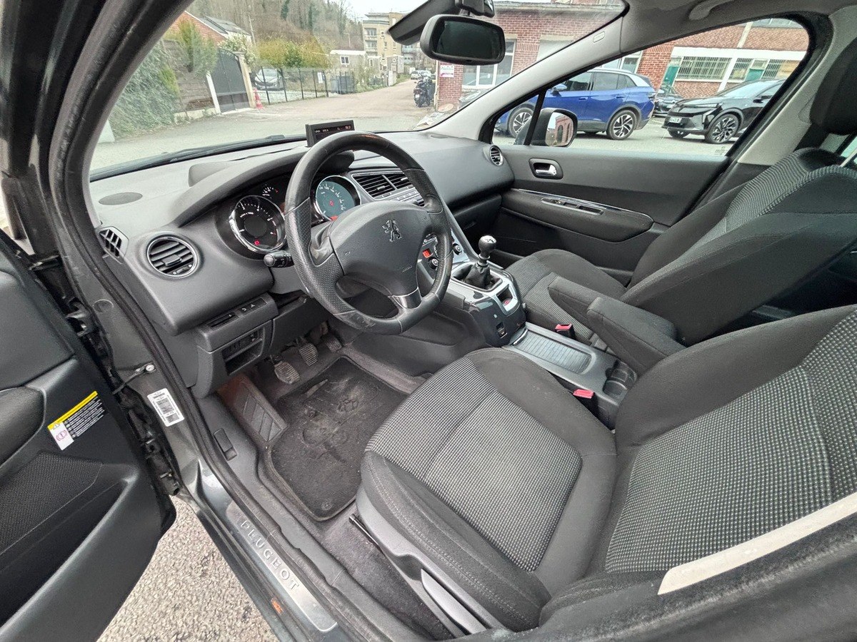 Peugeot 5008 7 places 1.6 HDi 110 Premium Pack - Distribution neuve - Garantie
