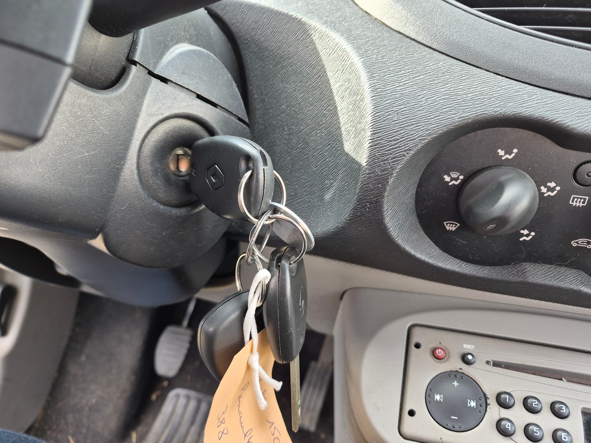 RENAULT Twingo II 1.2 60