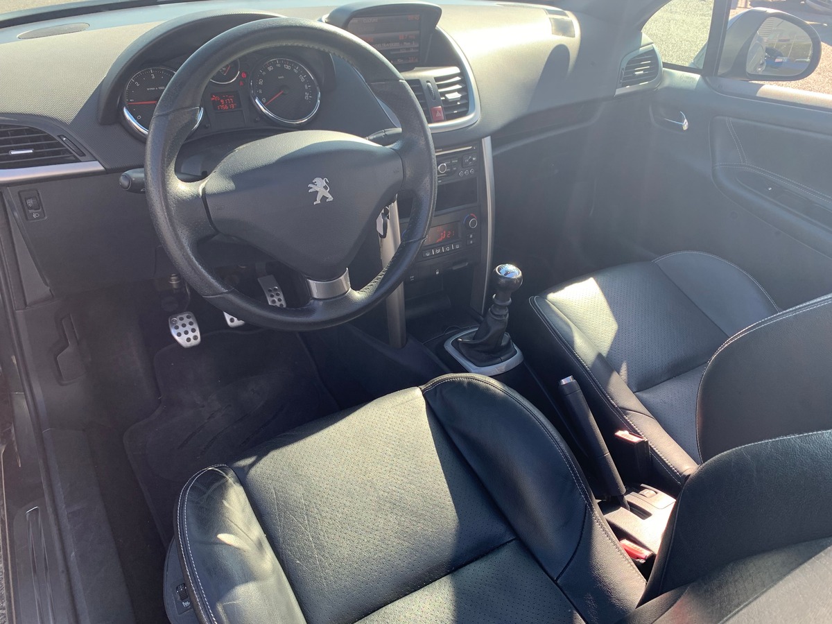 Peugeot 207 CC 110 ch | FELINE | GPS |  Bluetooth | Régulateur vitesse | Radar recul | Sièges sport