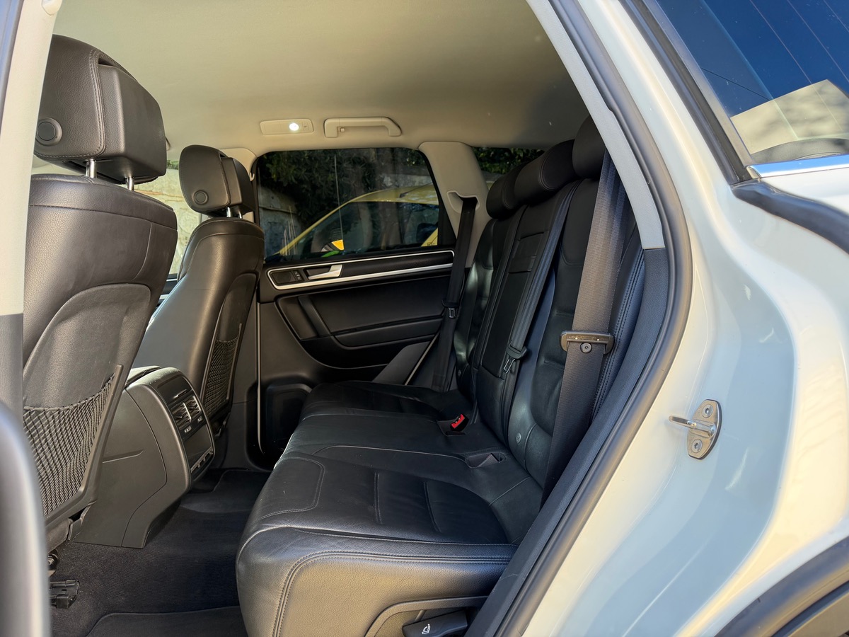 Volkswagen Touareg 3.0 TSI V6 379 CV Hybrid / Jantes Noires / Gps / Carat Edition