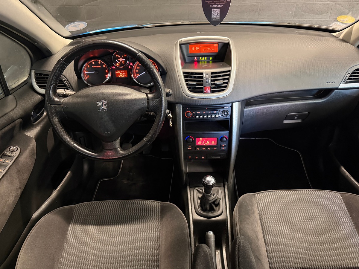 Peugeot 207 1.6 VTI 120CH Premium Pack / 5 portes / Clim auto
