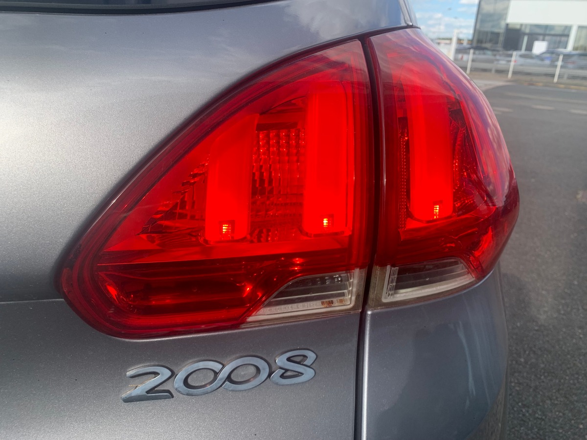 Peugeot 2008 100 ch | Style | Régulateur de vitesse | GPS | Bluetooth | Radar arriére | Barres toit