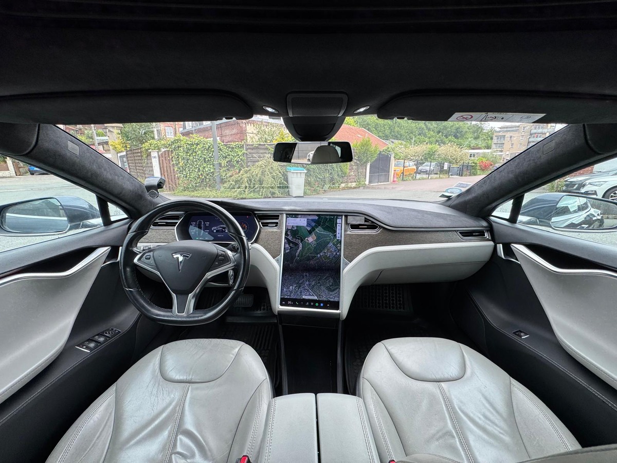 Tesla Model S 85 367CV 7 places - Recharge gratuite à vie