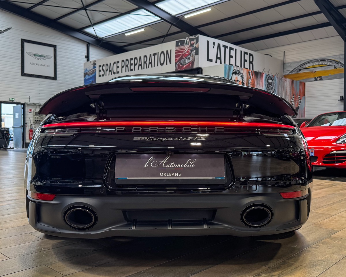 Porsche 911 992 TARGA 4 GTS