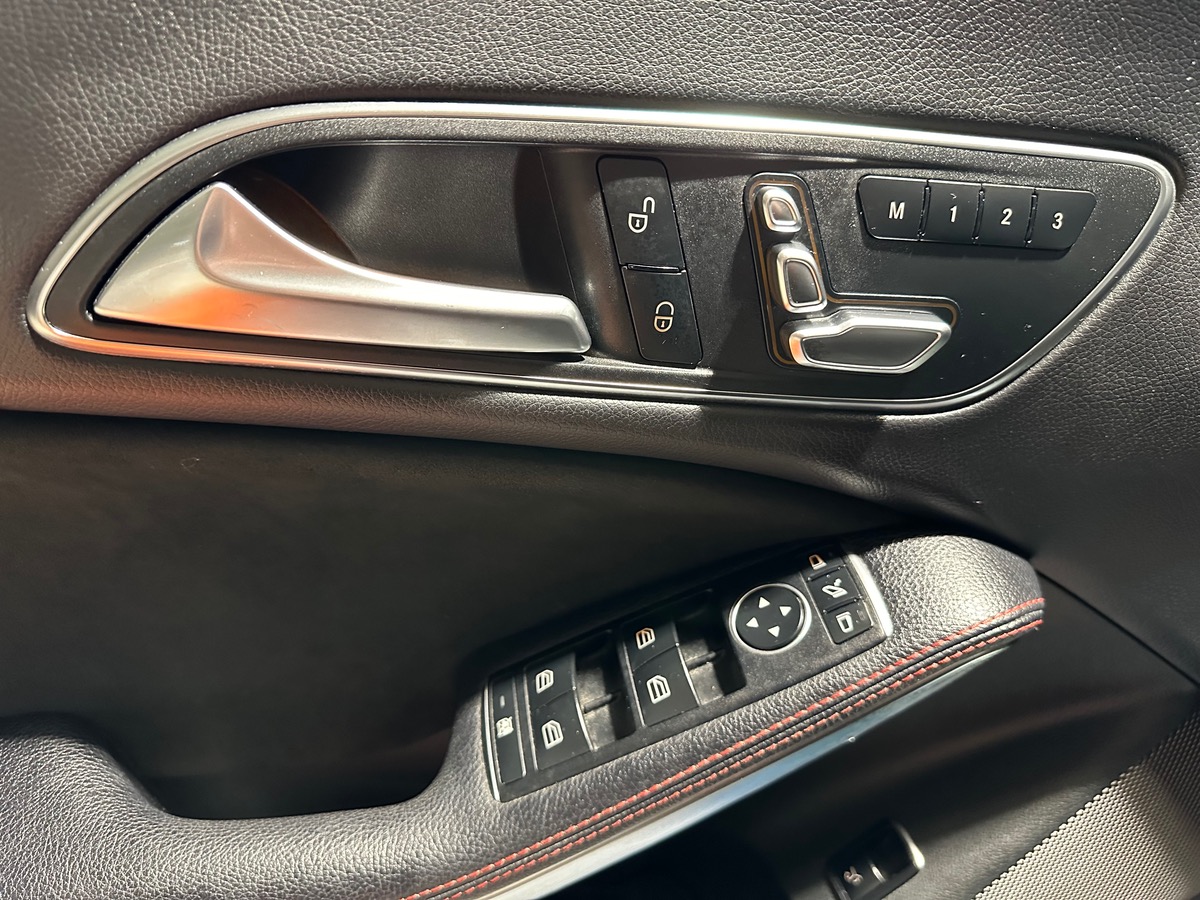 Mercedes Benz CLA 220 cdi AMG LINE