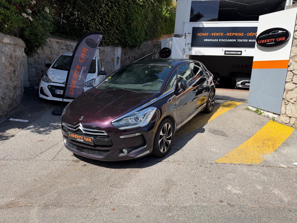 Citroën DS5 2.0 HDi hybrid 4x4 163 CV / Toit Panoramique / Sport Chic / Full Options Km réel