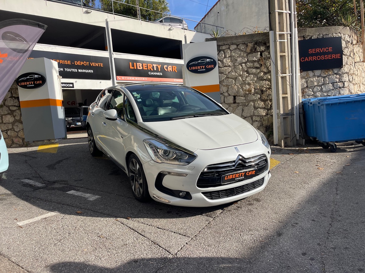 Citroën DS5 2.0 HDI 200 Hybrid4 4X4 163 CV / Toit Panoramique / GPS / Intérieur Cuir / Full