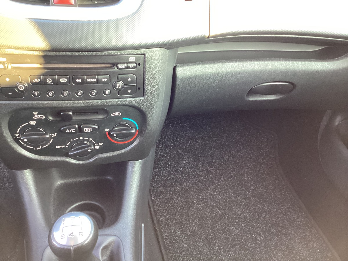 Peugeot 206 + 1.4 Urban
