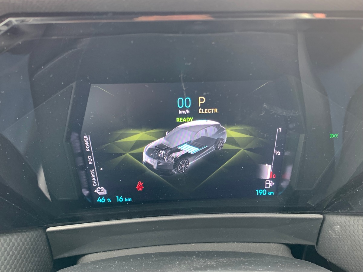 Citroën DS4 225 | Rivoli | Caméra 360° | Apple car Play | Régulateur de vitesse adaptatif | Attelage