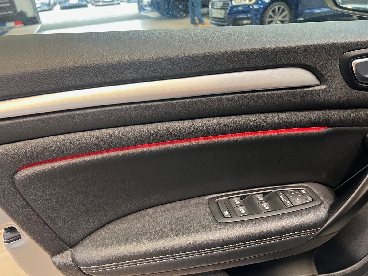 RENAULT Megane IV 1.5 BLUE DCI 115 INTENS /BOSE/HUD/