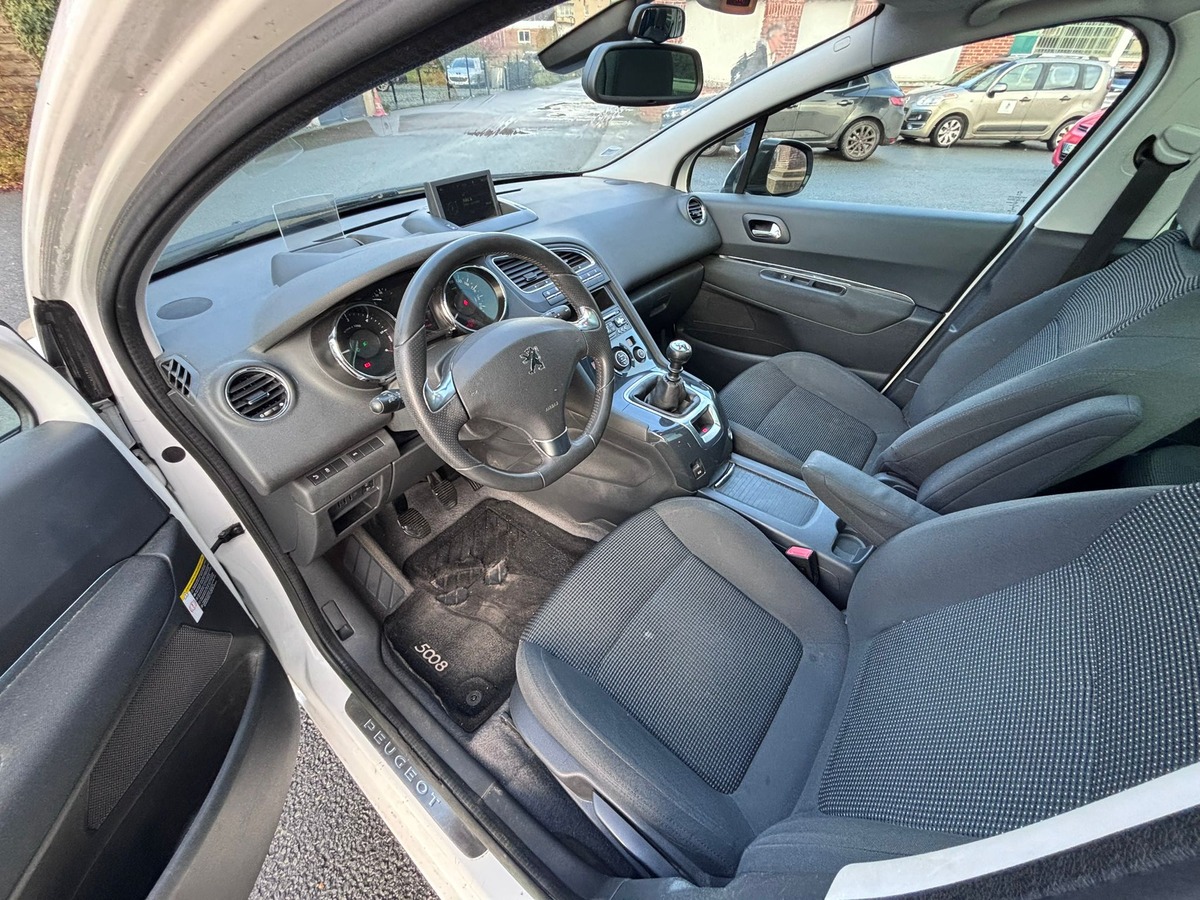 Peugeot 5008 1.6 HDi Allure 7 Places - Attelage - Révisé - Garantie