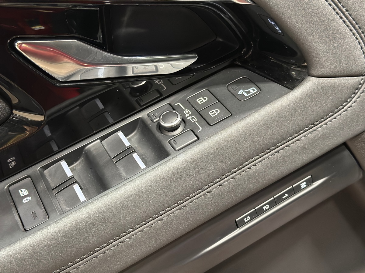 Land-Rover Range Rover Evoque Mark II P300e AWD R-Dynamic BVA8 309 ch