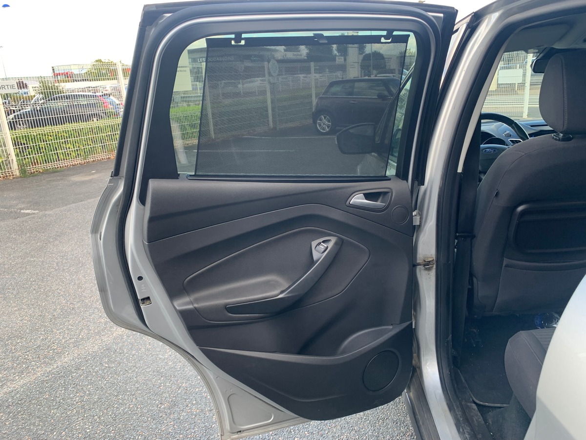 Ford C-max 170 chevaux | Titanium | Radar avant et arrière | Sièges chauffants | Apple car play