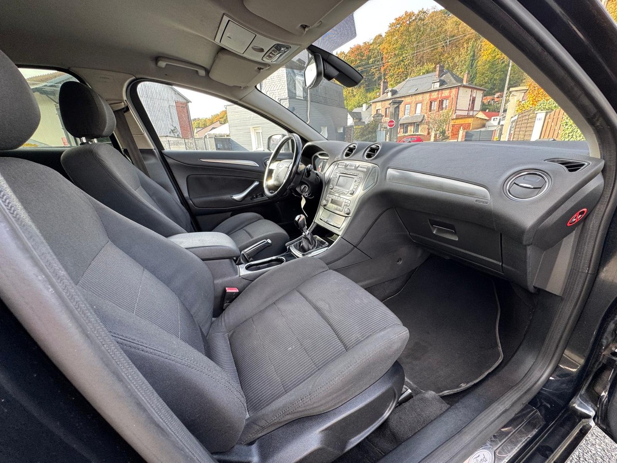 Ford Mondeo 2.0 140 TDCi Titanium-DISTRIBUTION NEUVE-GARANTIE