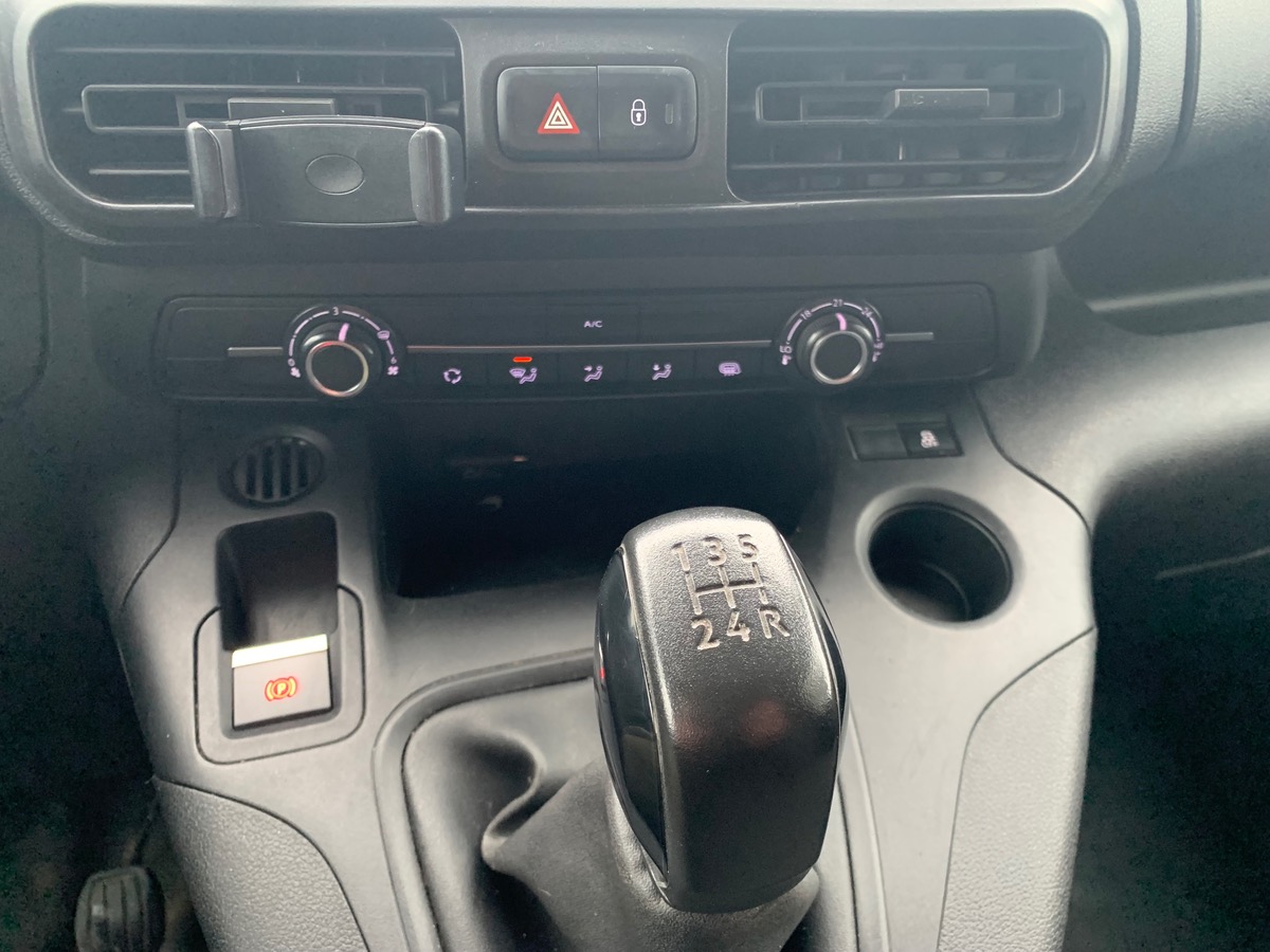 Peugeot Partner 100 ch | PREMIUM | Régulateur de vitesse | Radar de recul | Climatisation | 3 places