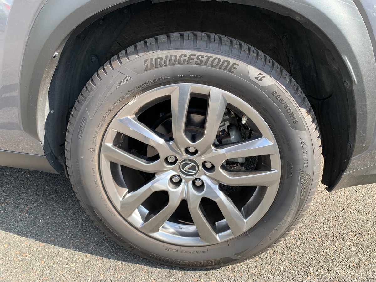 Lexus NX 300h 155 chevaux | Luxe | AWD | Caméra recul | Régulateur vitesse | GPS | Siéges chauffants