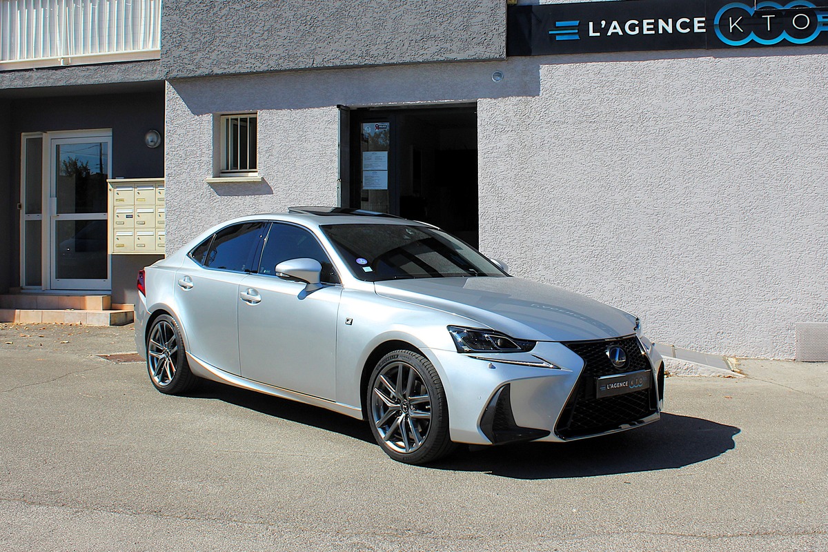 Lexus IS III (2) 300H F SPORT EXECUTIVE  FULL OPTIONS + CARPLAY / ENTRETIEN LEXUS / 2ème MAIN