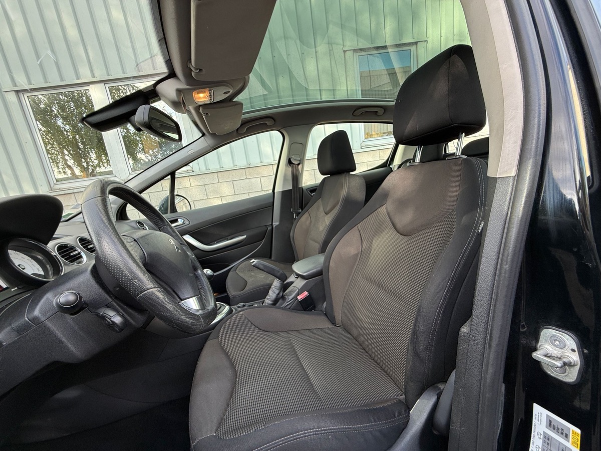 Peugeot 308 1.6 e-HDI 115 CV allures  en 4X