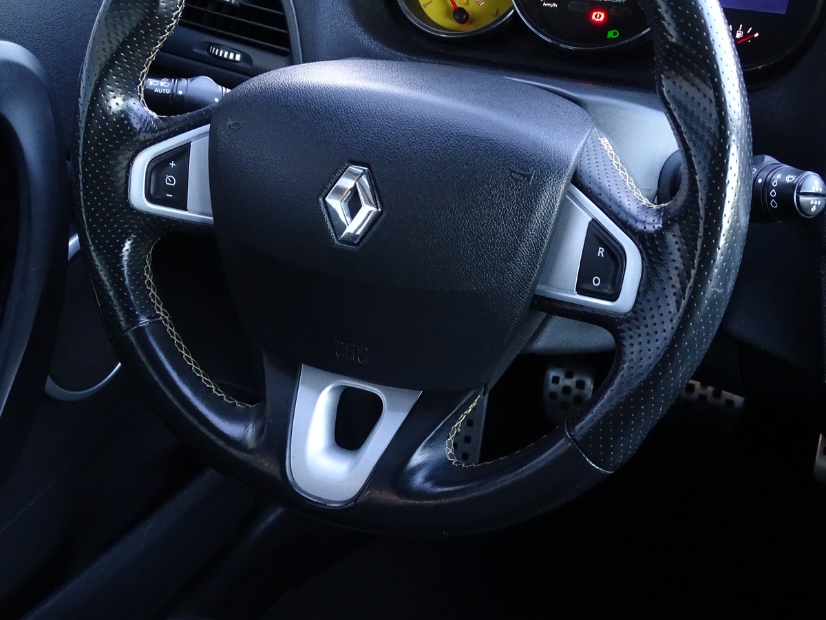 RENAULT Megane Coupé III (D95) 2.0T 265ch RS TROPHY