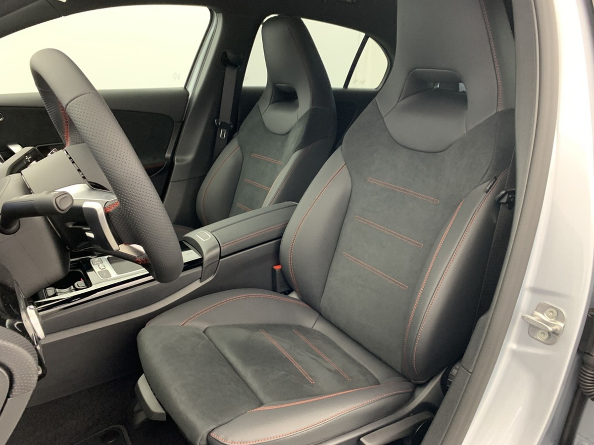 Mercedes-Benz Classe A 150 ch | 200 d 8G-DCT AMG Line | Éclairage d'ambiance | PLUSIEURS COLORIS