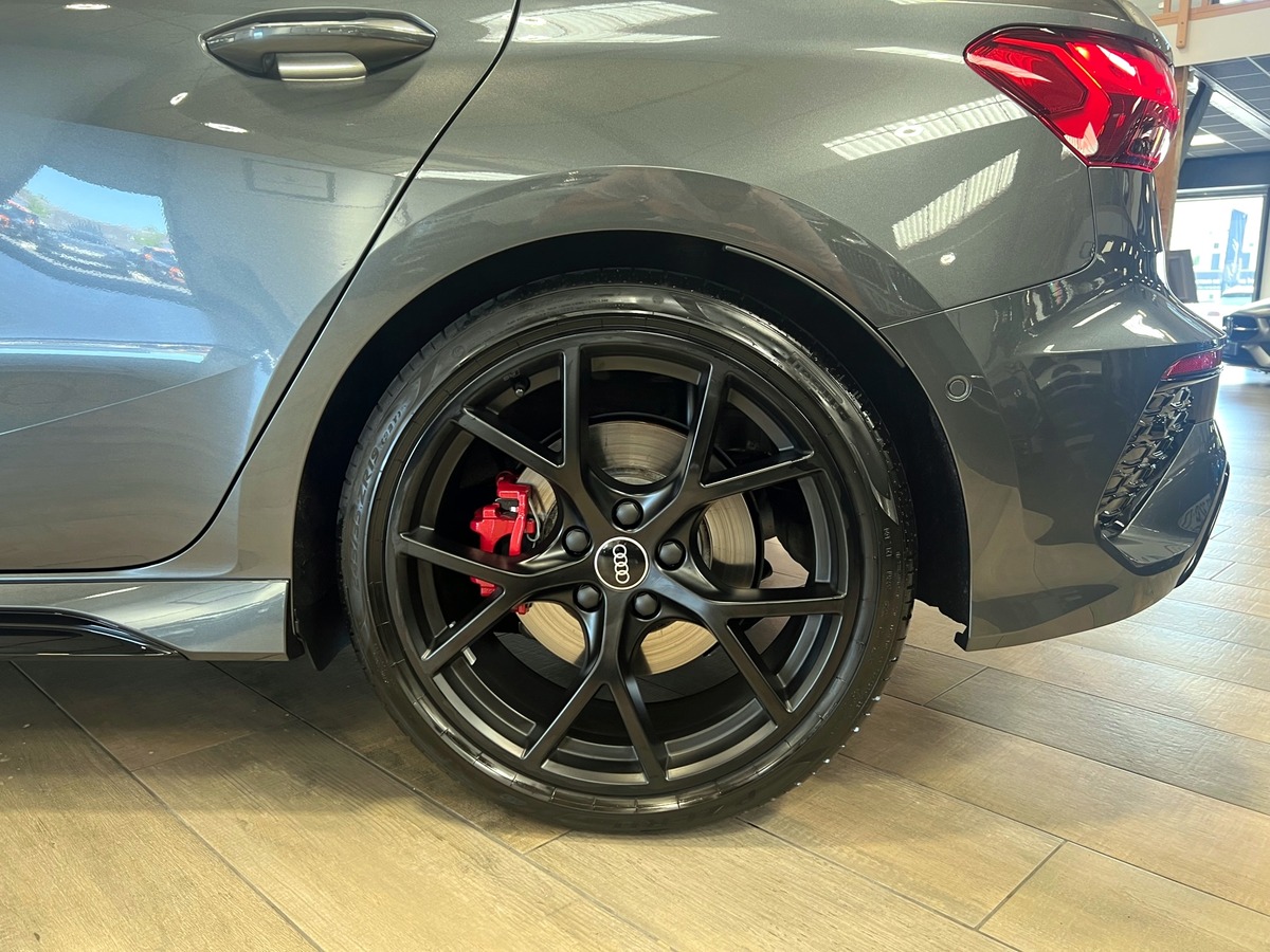 Audi RS3 Sportback QUATTRO 2.5L TFSi 400  S-TRONIC DAYTONA GREY 