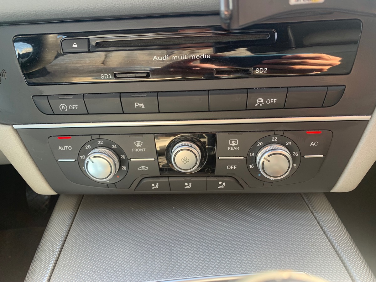 Audi A6 Avant 204 ch | V6 | Radar de stationnement avant arriére | Régulateur vitesse | GPS | Cuir