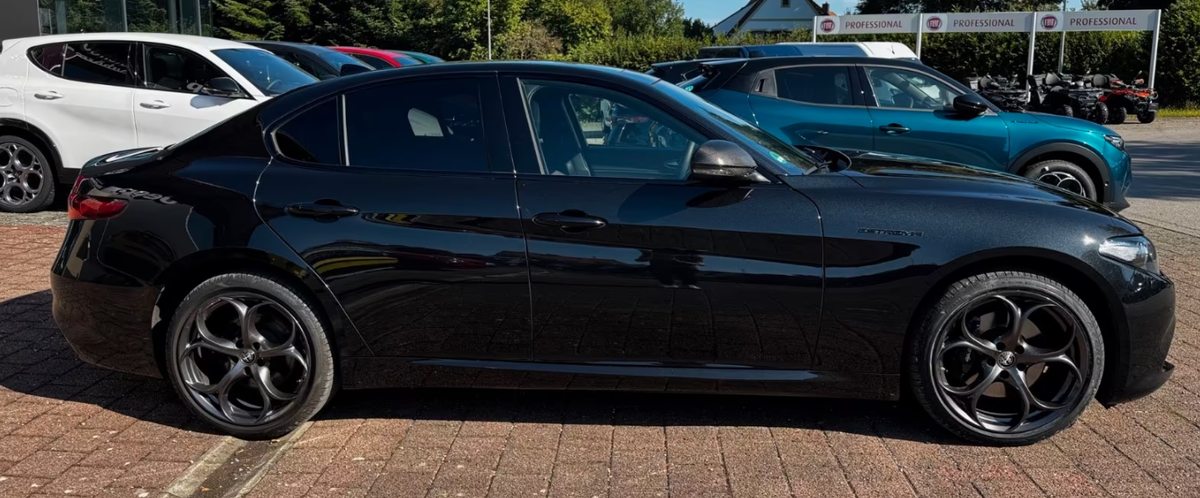 Alfa Romeo Giulia 2.0 TB 280ch Estrema Q4 AT8 Toit ouvrant Harman-Kardon