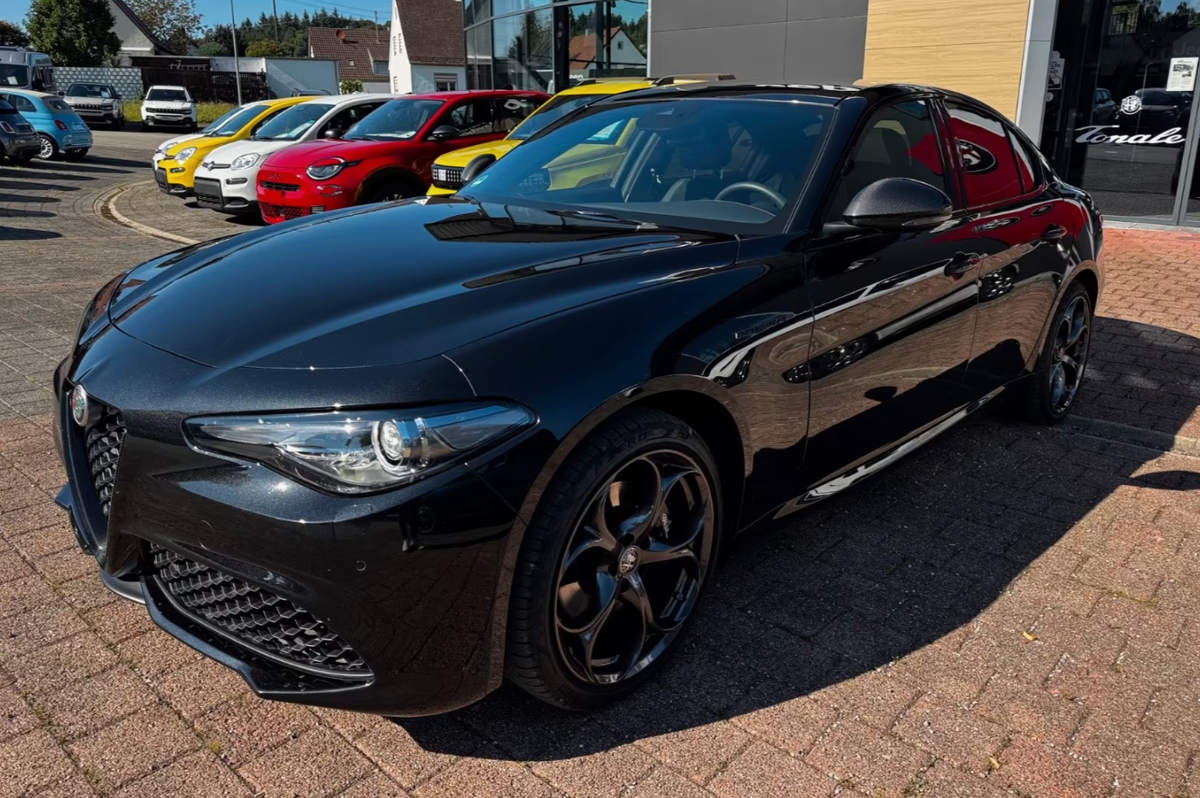 Alfa Romeo Giulia 2.0 TB 280ch Estrema Q4 AT8 Toit ouvrant Harman-Kardon