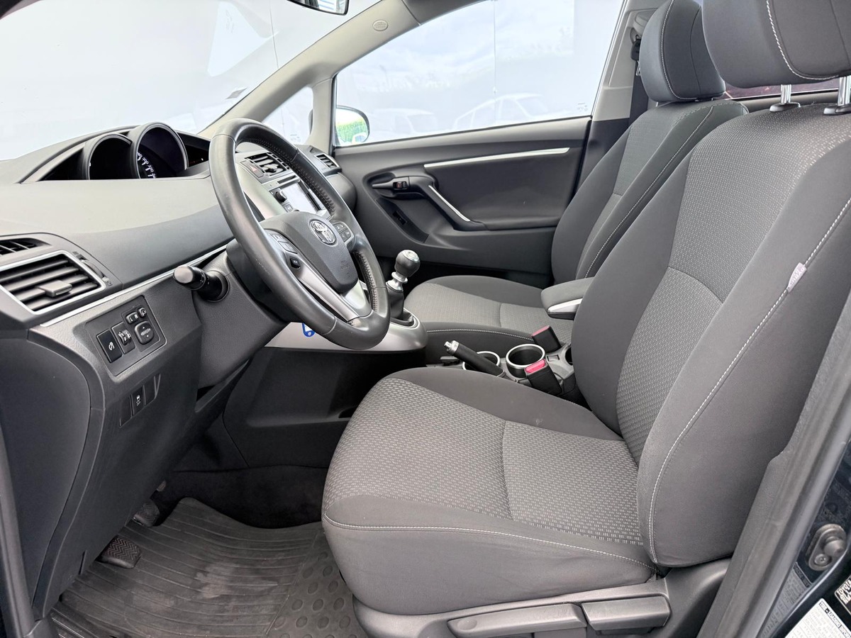 Toyota Verso 2.0 D4 - D 124  Première main