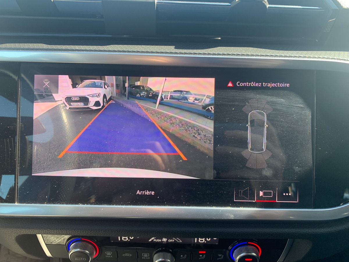 Audi Q3 150 ch | S line | Toit ouvrant | Caméra de recul | Apple car play | Attelage | Régulateur