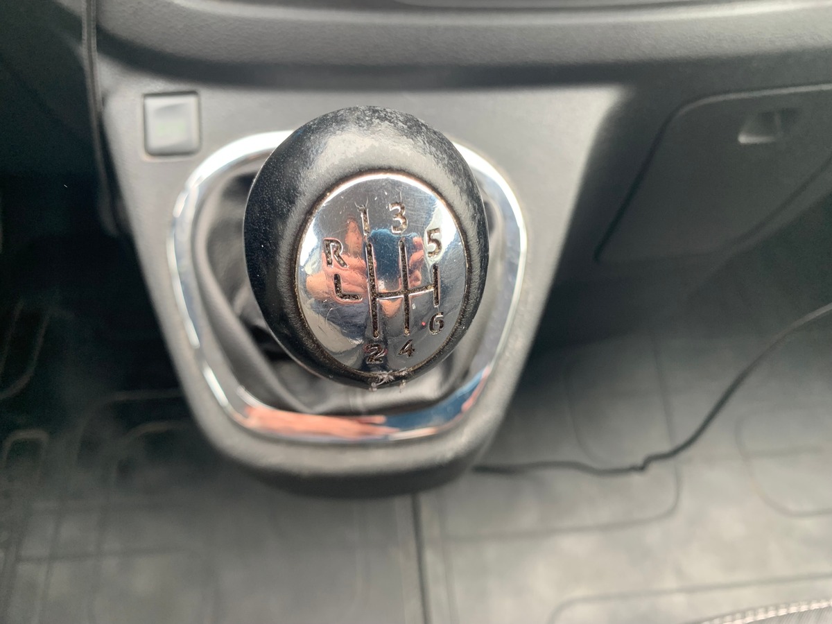 RENAULT Trafic 95 chevaux | 3 Places | Régulateur de vitesse | GPS | Climatisation | Bluetooth