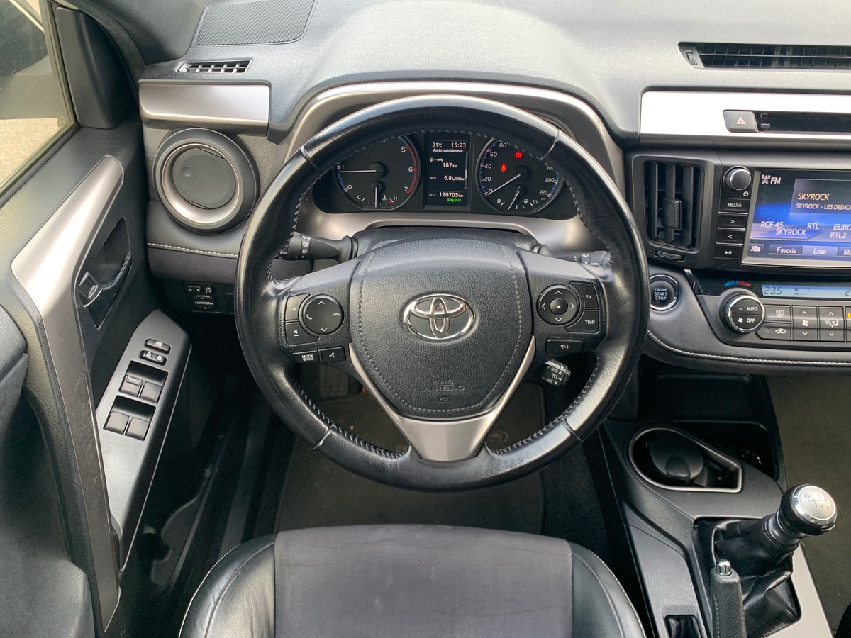 Toyota RAV4 143 | DESIGN | D-4D | 2WD | GPS | Caméra recul | Sièges avant sport | Régulateur vitesse