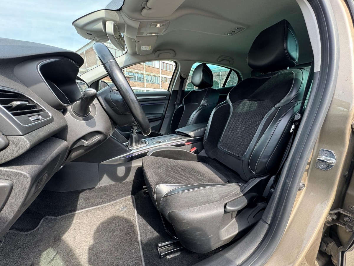 RENAULT Megane IV 1.2 TCe 130 cv iNTENS