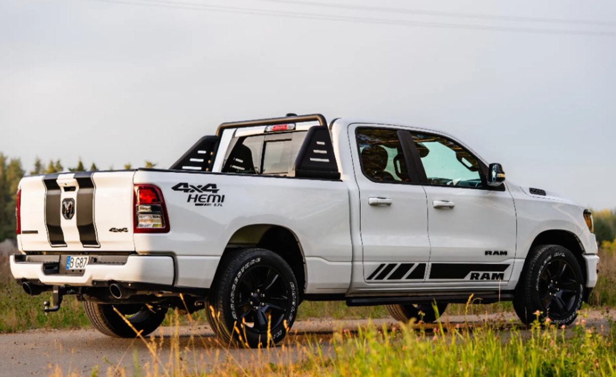 Dodge 1500 RAM SPORT