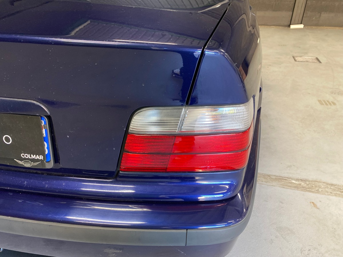 Bmw Série 3 E36 328i Berline Pack M individuel 193cv Toit Ouvrant