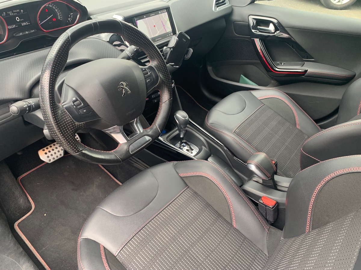 Peugeot 2008 GT LINE | 120 CHEVAUX | Caméra recul | Boite Automatique |  Garantie 20/12/2025