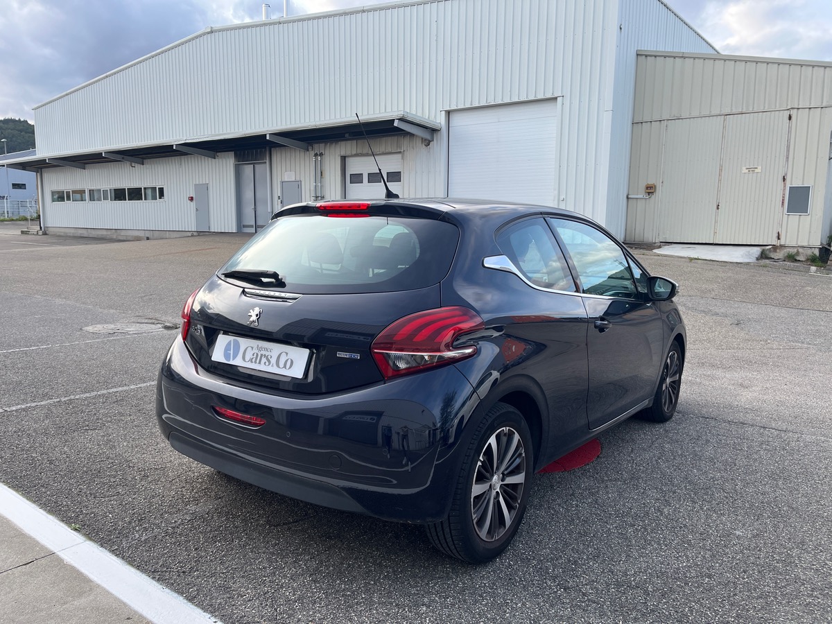Peugeot 208 1.6 BlueHDI 100ch ALLURE 3P, Courroie de distribution OK, CarPlay, Caméra de recul, GPS