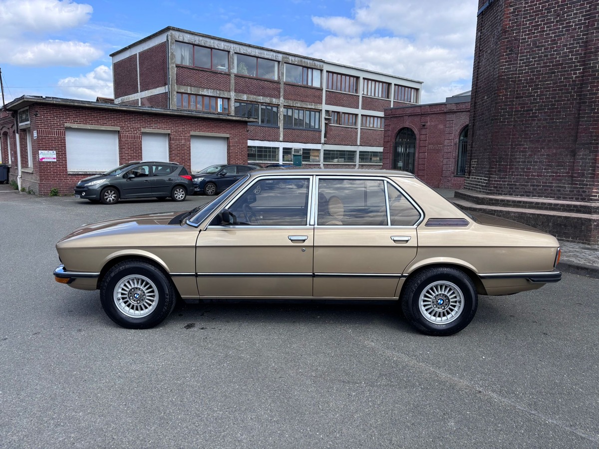 Bmw Série 5 E12 525 - Origine France - Kilométrage d'origine