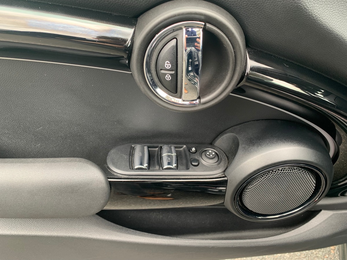 Mini Cooper JCW 231 CHEVAUX | Dernier entretien MINI le 05/05/2025 à 25305 kilomètres