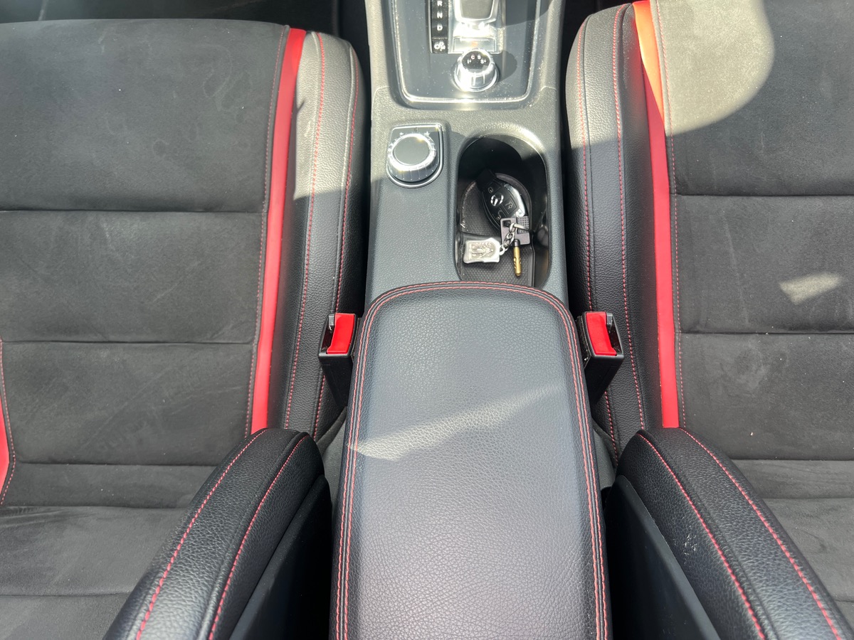 Mercedes-Benz CLA 45 AMG 381cv  4MATIC, SUIVI COMPLET MERCEDES, SIEGES CHAUFFANTS, HARMAN KARDON