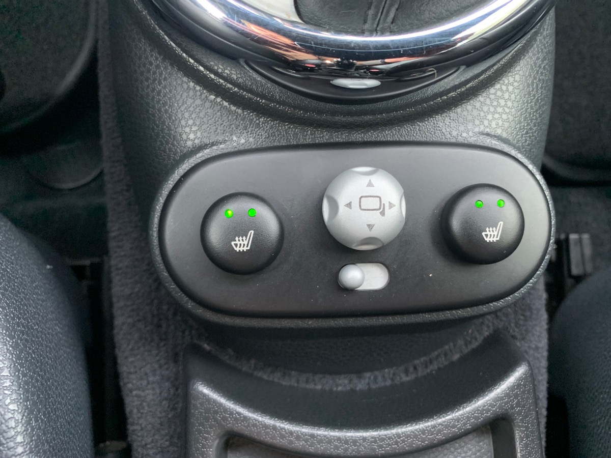 Mini Cooper 112 ch | GPS | Boite automatique | Sellerie cuir | Radar de recul | Régulateur vitesse