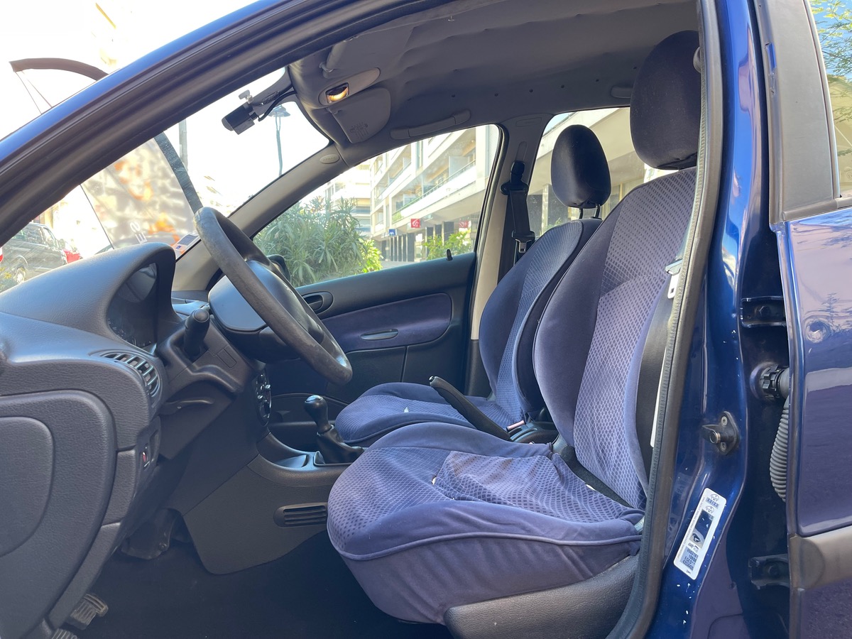 Peugeot 206 XR 1.4 i 75cv / 5 Portes / Courroie Ok