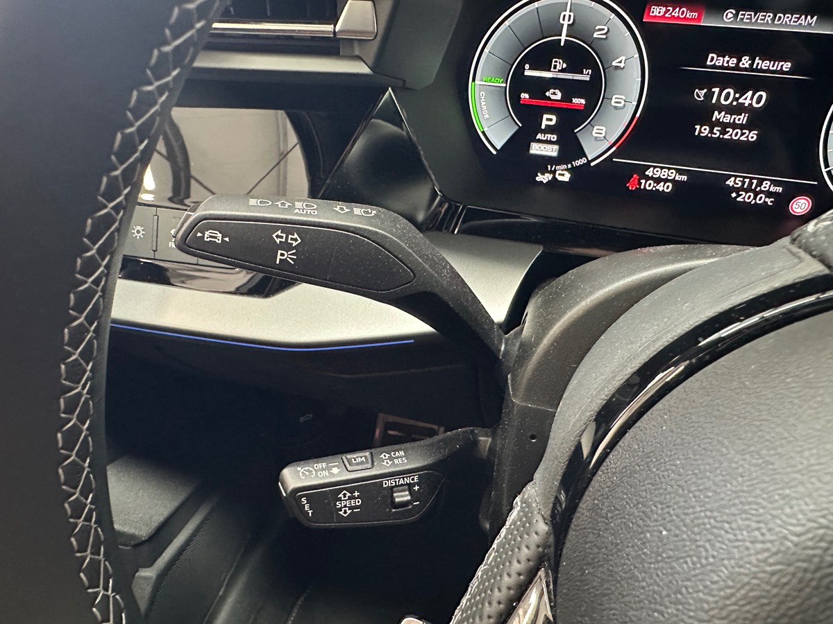 Audi A3 Sportback IV (2) 1.5 45 TFSIE HYBRIDE RECHARGEABLE 272 S LINE S TRONIC