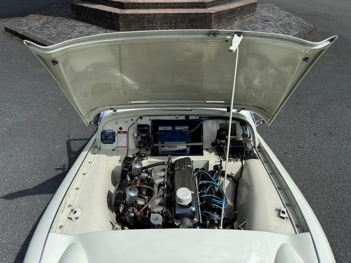 Triumph TR 3 "Petite bouche" 2.0 100cv 1957