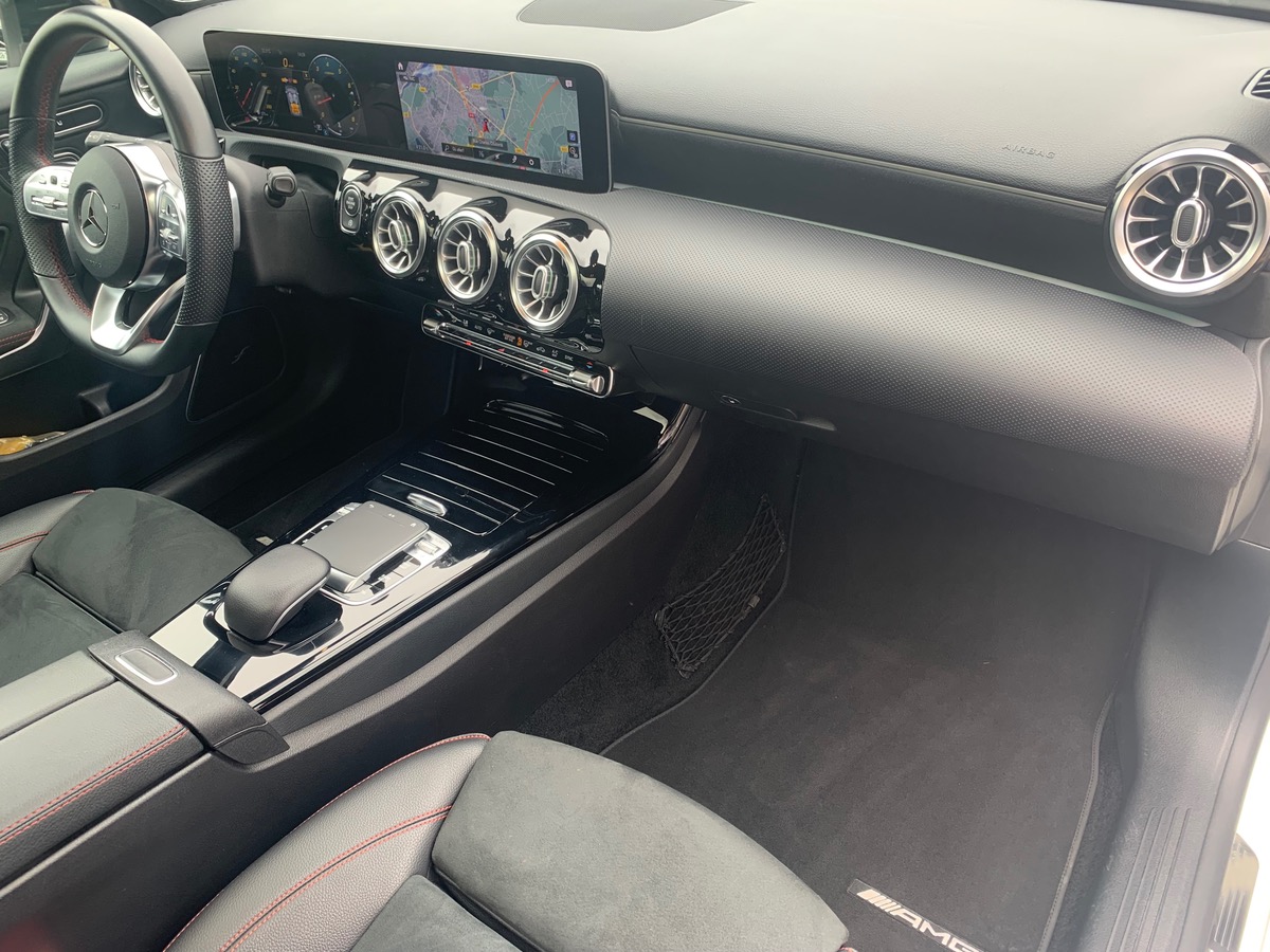 Mercedes-Benz Classe A 225 ch | AMG LINE | Toit ouvrant panoramique | Eclairage d'Ambiance | 4 MATIC