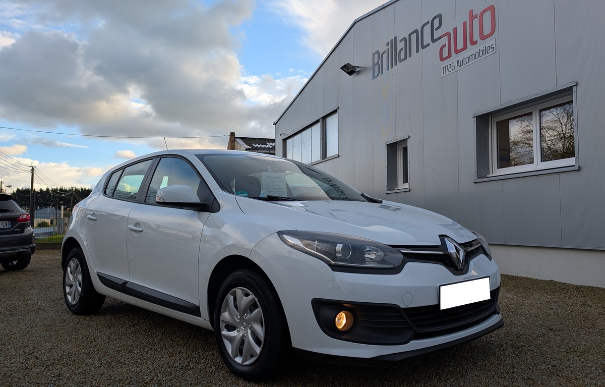 RENAULT Megane III 1.6i 16v 110 Authentique