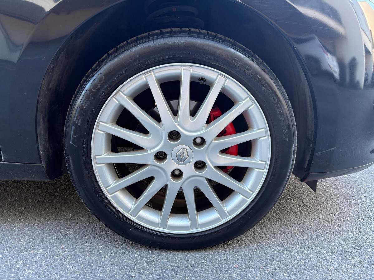 RENAULT Megane III - 1.9DCI 130CH - CARMINAT TOMTOM